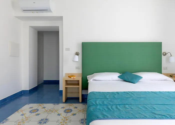 Napolit\'Amo Hotel Medina