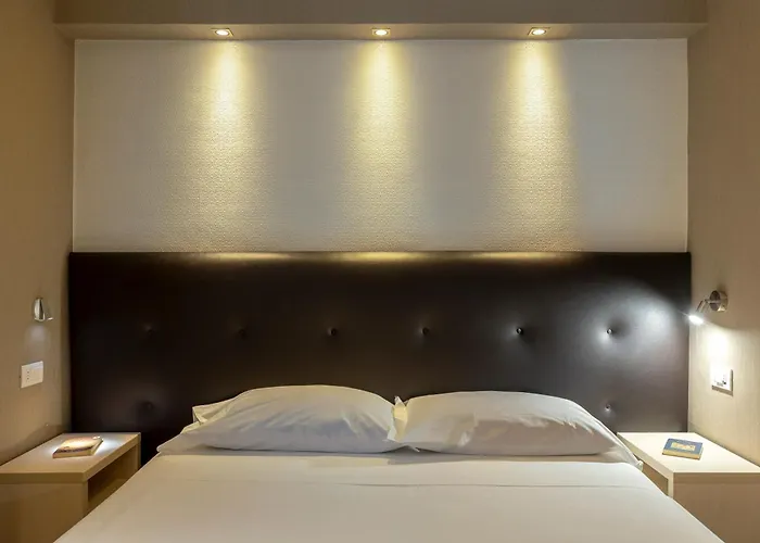 Napolit\'amo Hotel Medina