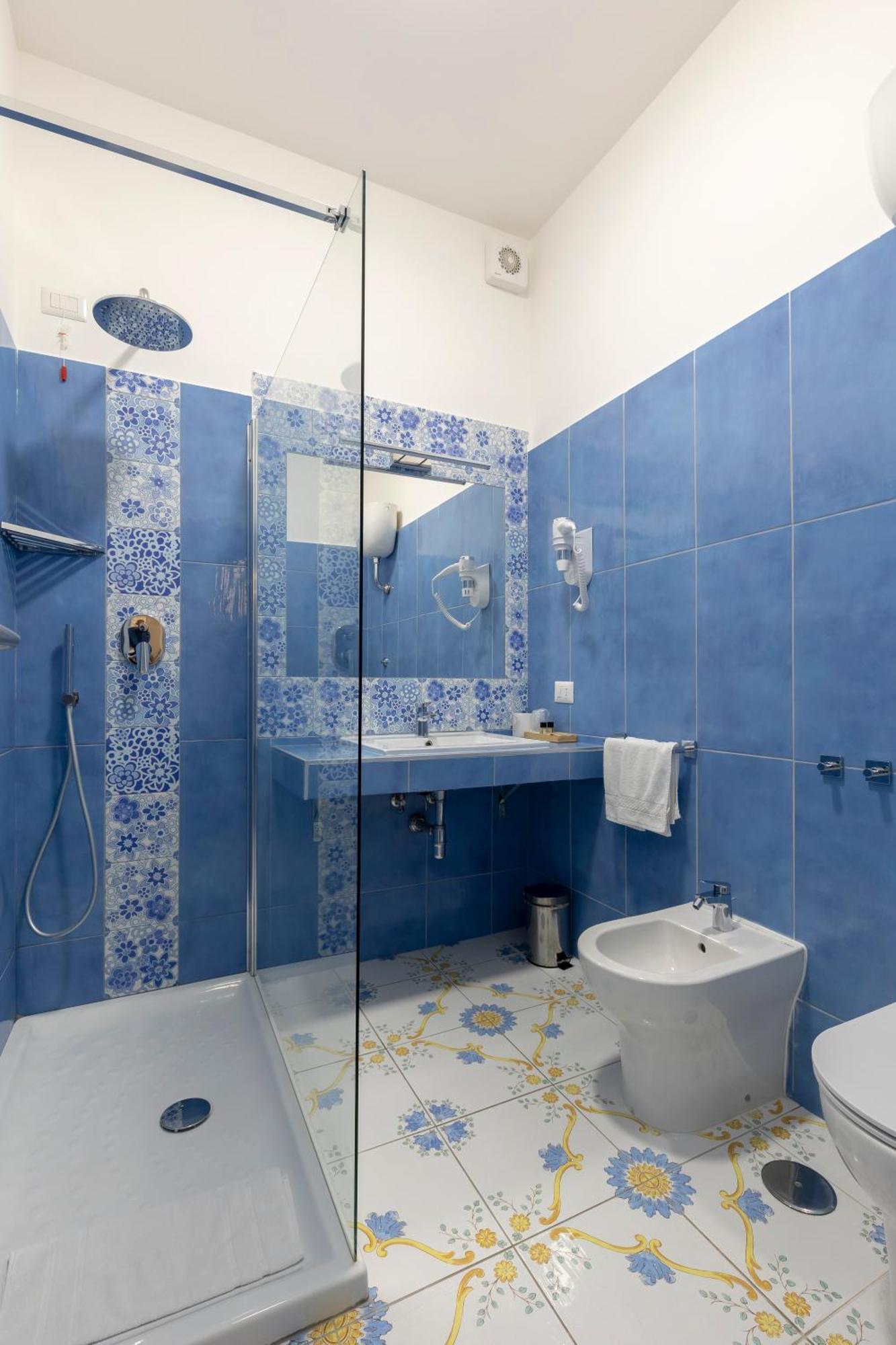 Hotel Napolit'amo Medina Neapel